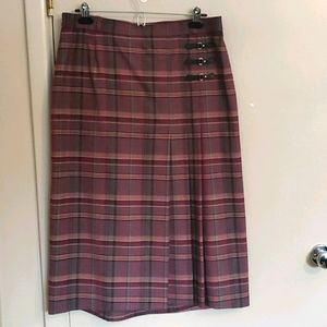 Delmod size 14 tartan purple skirt wool